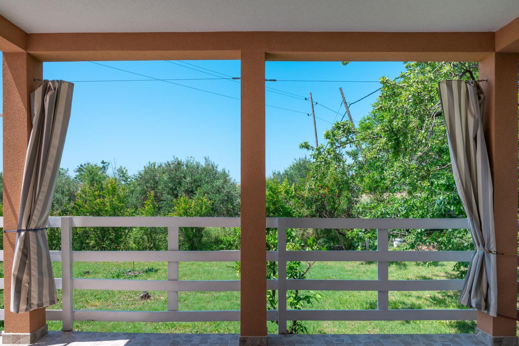Nadalina Apartment Kaštel Stari Eksteriør bilde