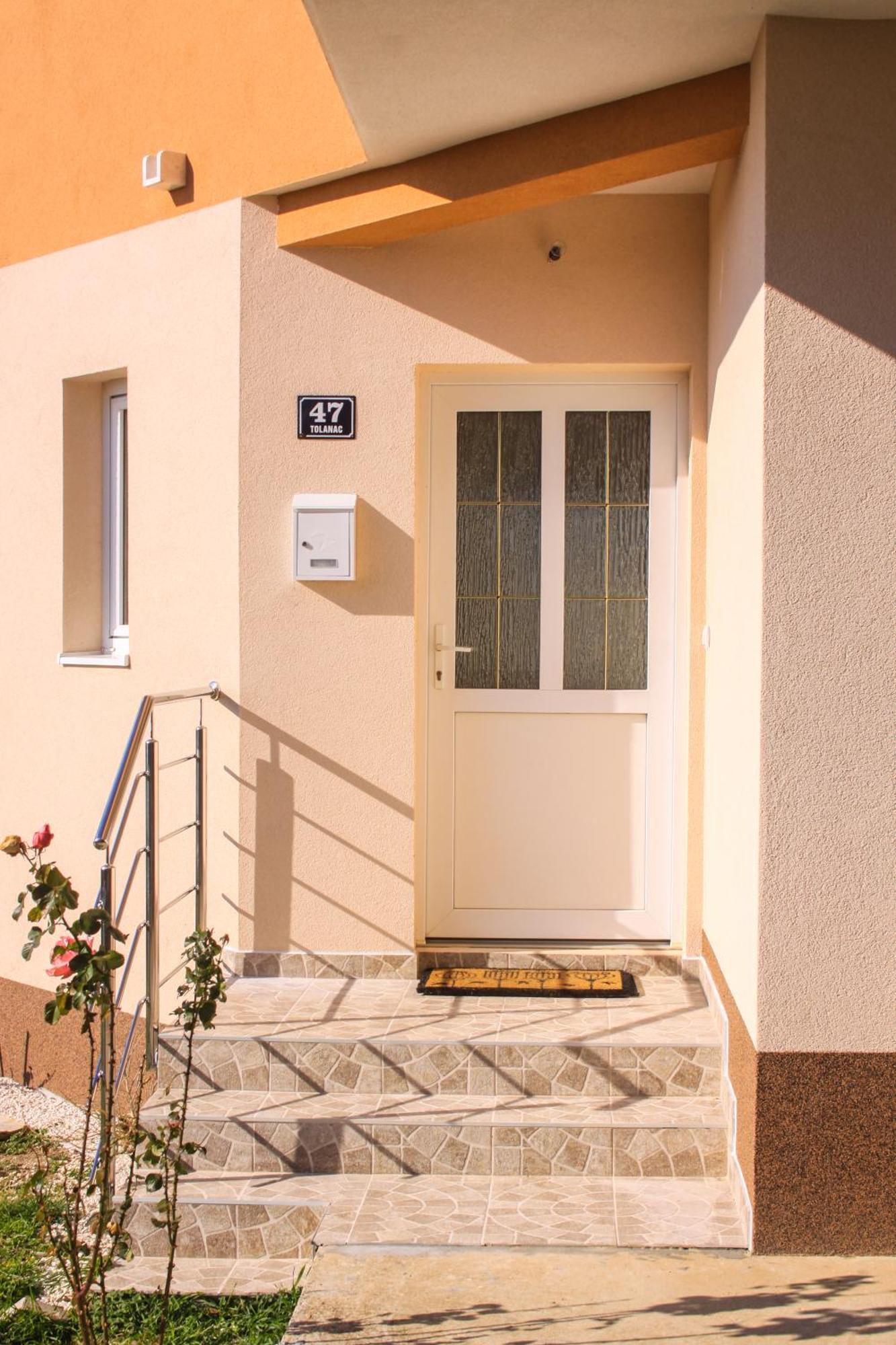 Nadalina Apartment Kaštel Stari Eksteriør bilde