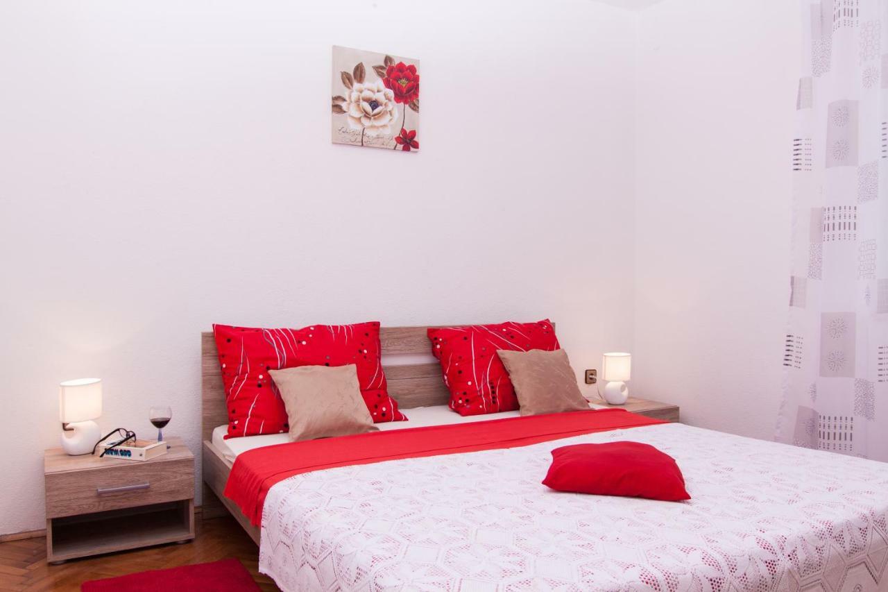 Nadalina Apartment Kaštel Stari Eksteriør bilde