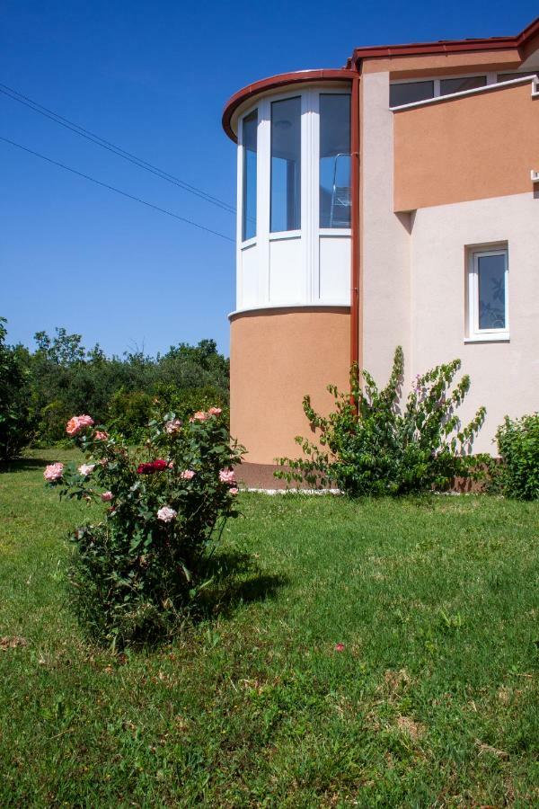 Nadalina Apartment Kaštel Stari Eksteriør bilde